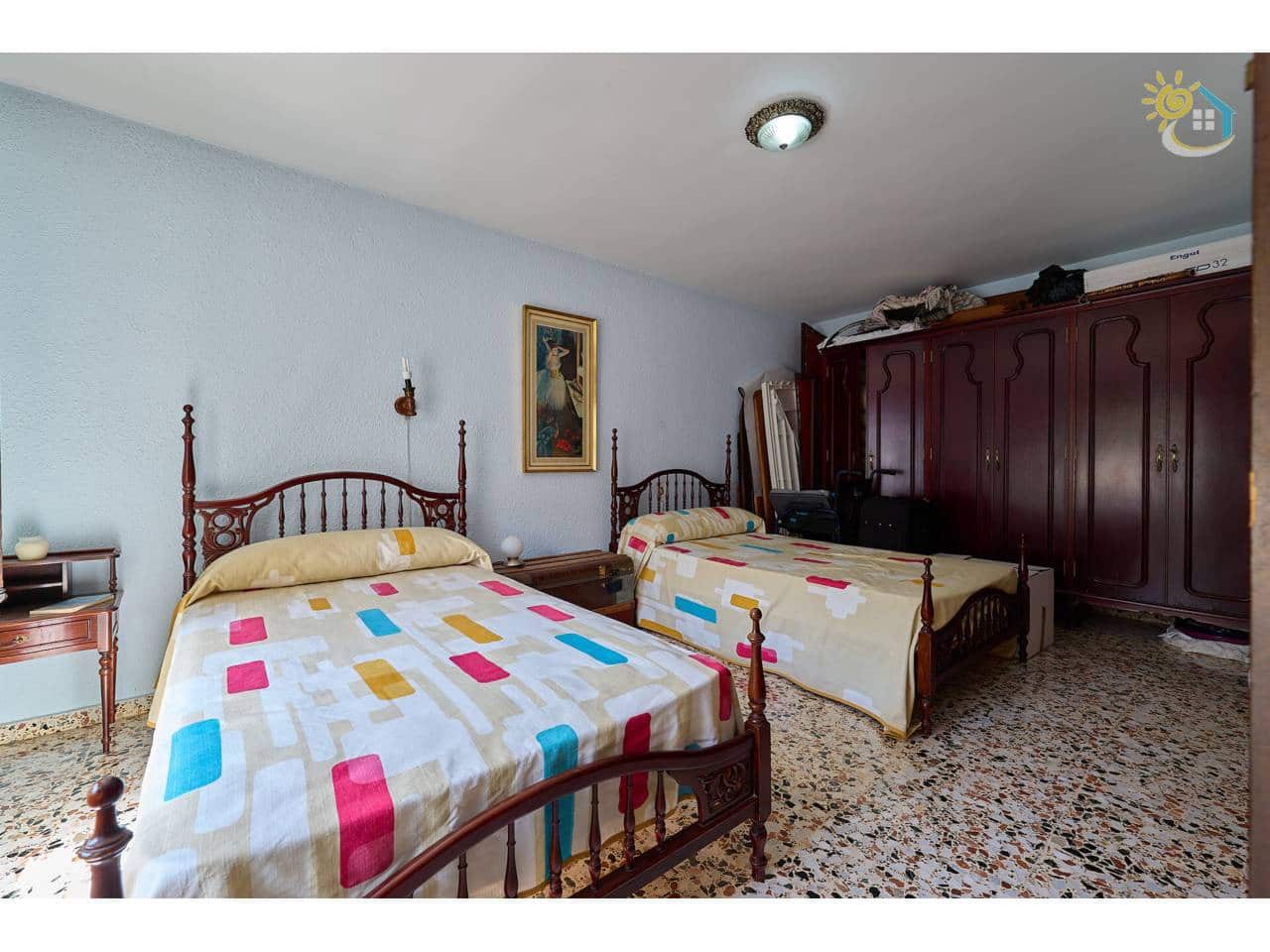 3 Zimmer Reihenhaus zu verkaufen in El Campello mit Garage - 449.950 € (Ref: 10019996)