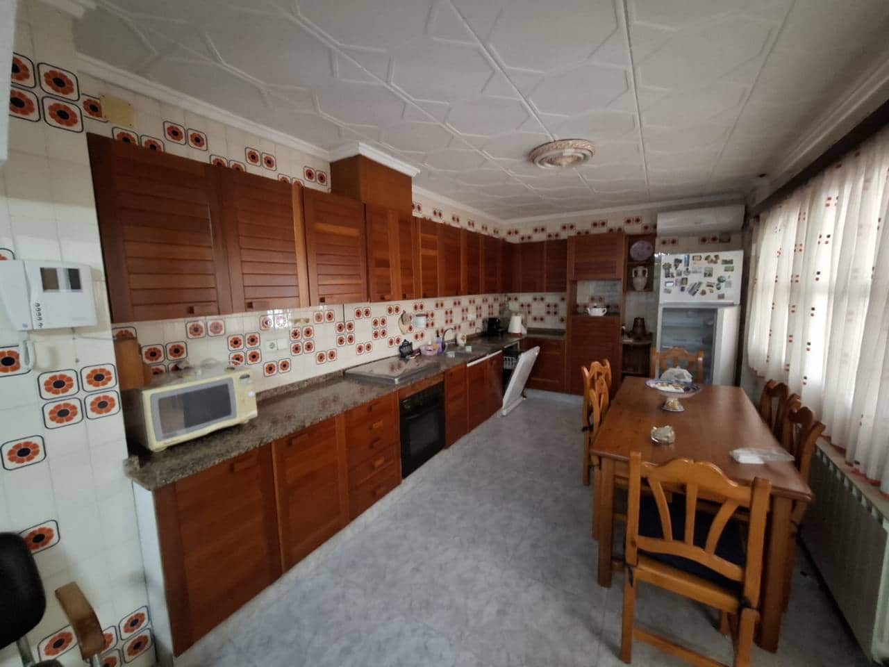 3 soveværelse Byhus til leje i El Campello med garage - € 2.000 (Ref: 10019997)