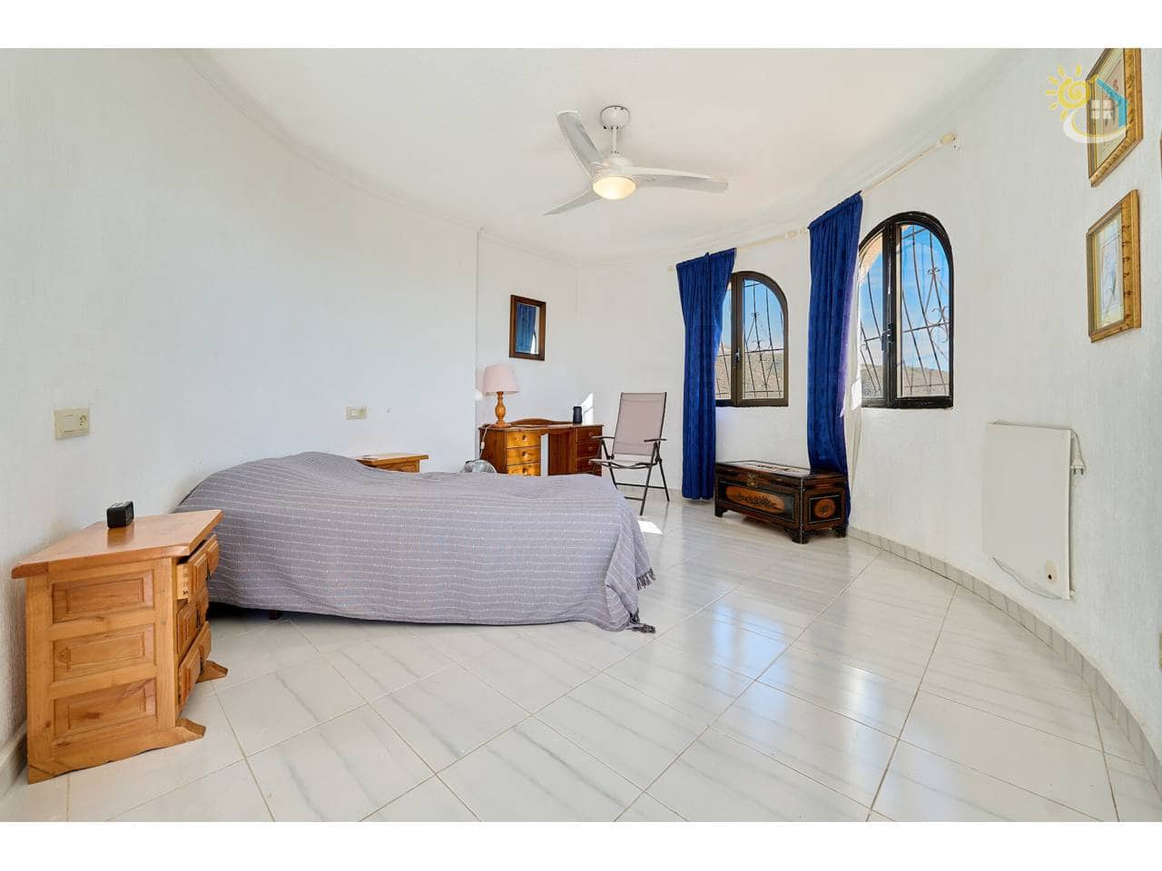 4 slaapkamer Villa te koop in El Campello met zwembad garage - € 650.000 (Ref: 10085341)