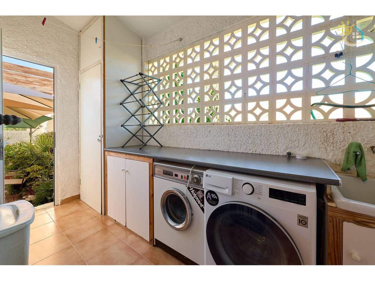 4 slaapkamer Villa te koop in El Campello met zwembad garage - € 650.000 (Ref: 10085341)