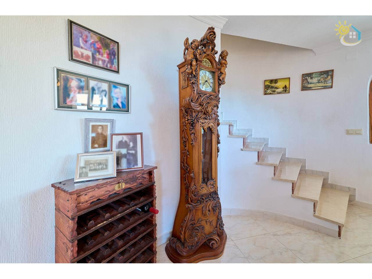 4 slaapkamer Villa te koop in El Campello met zwembad garage - € 650.000 (Ref: 10085341)