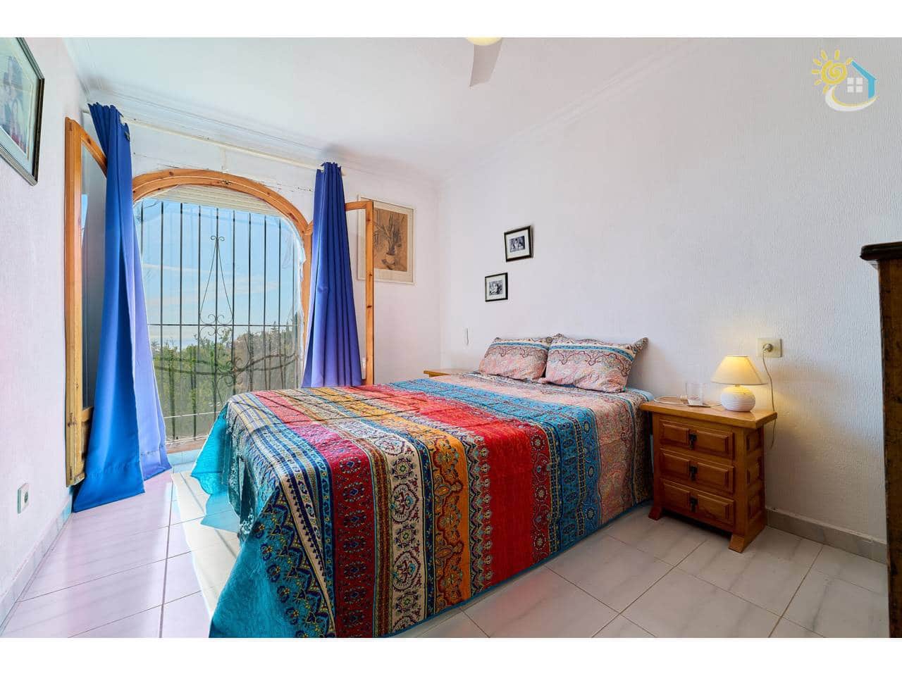 4 slaapkamer Villa te koop in El Campello met zwembad garage - € 650.000 (Ref: 10085341)