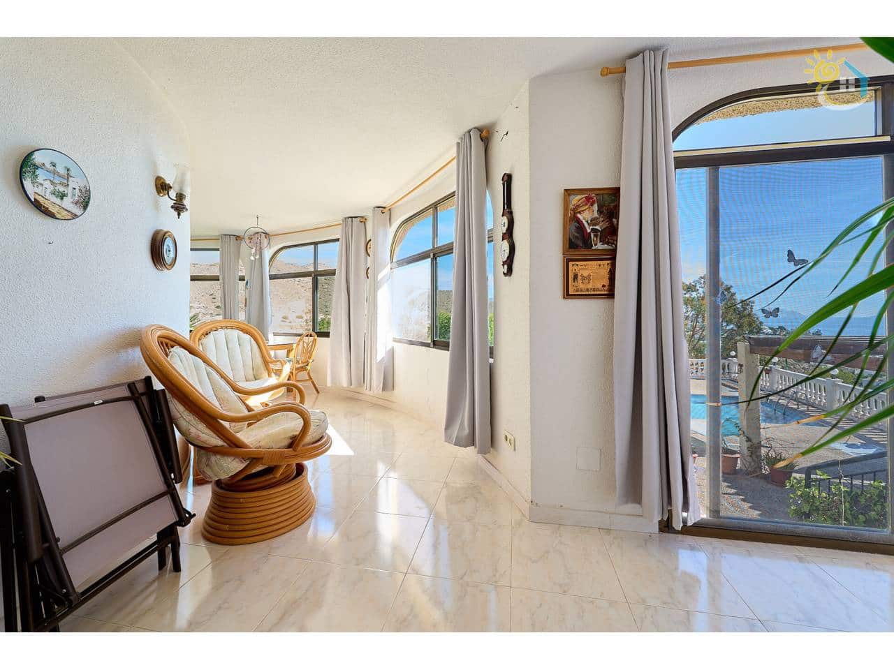 4 slaapkamer Villa te koop in El Campello met zwembad garage - € 650.000 (Ref: 10085341)
