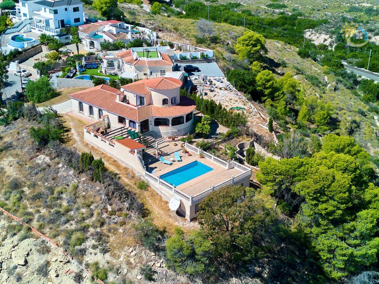 4 slaapkamer Villa te koop in El Campello met zwembad garage - € 650.000 (Ref: 10085341)