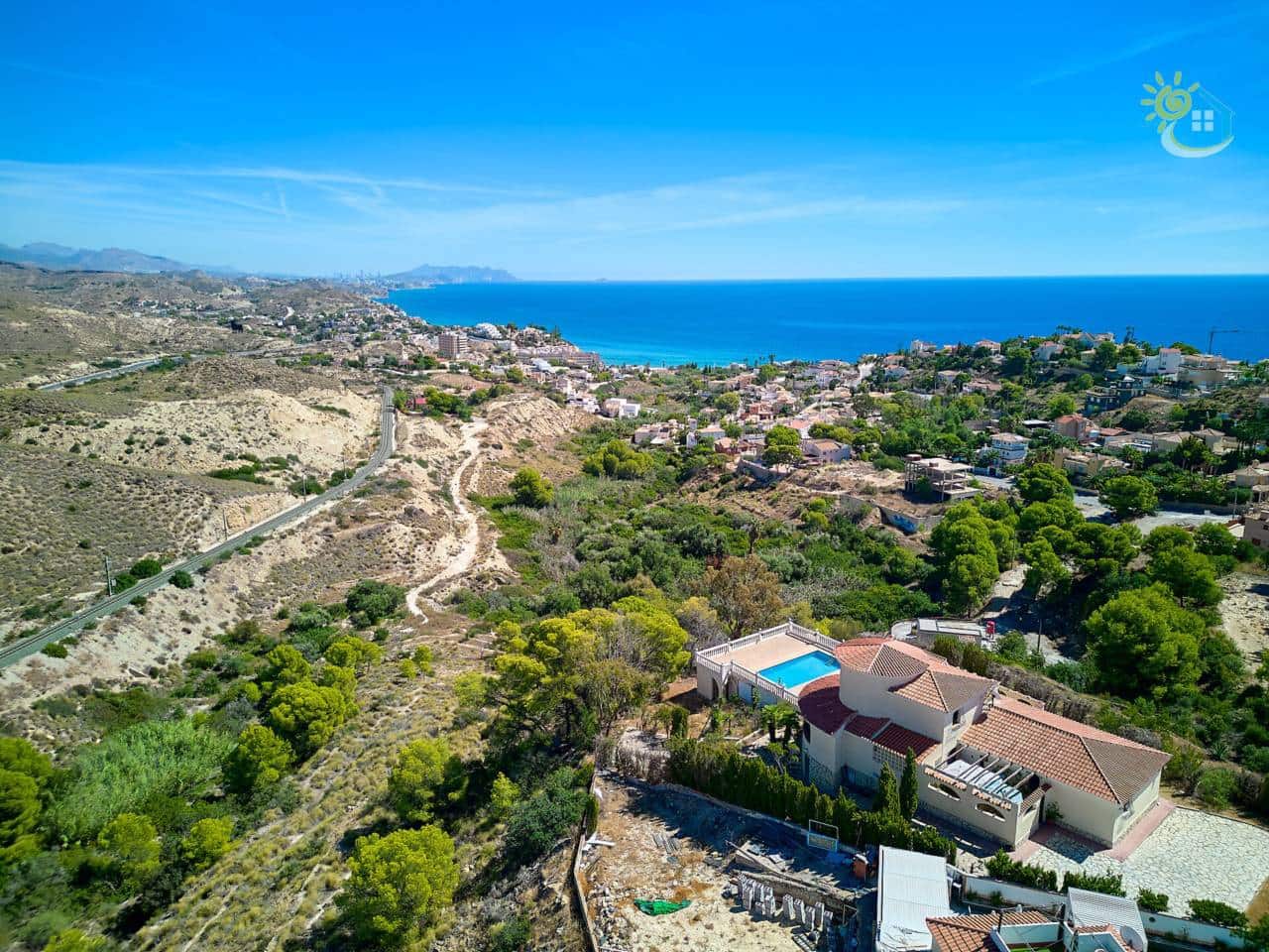 4 slaapkamer Villa te koop in El Campello met zwembad garage - € 650.000 (Ref: 10085341)