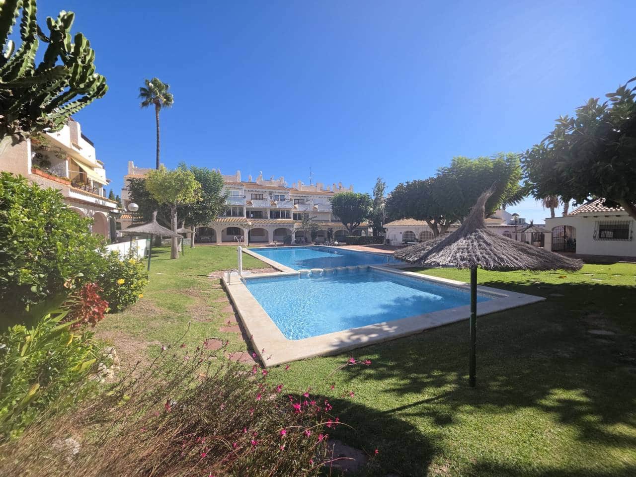 Apartamento de 2 habitaciones en El Campello en venta con piscina - 259.950 € (Ref: 10179762)