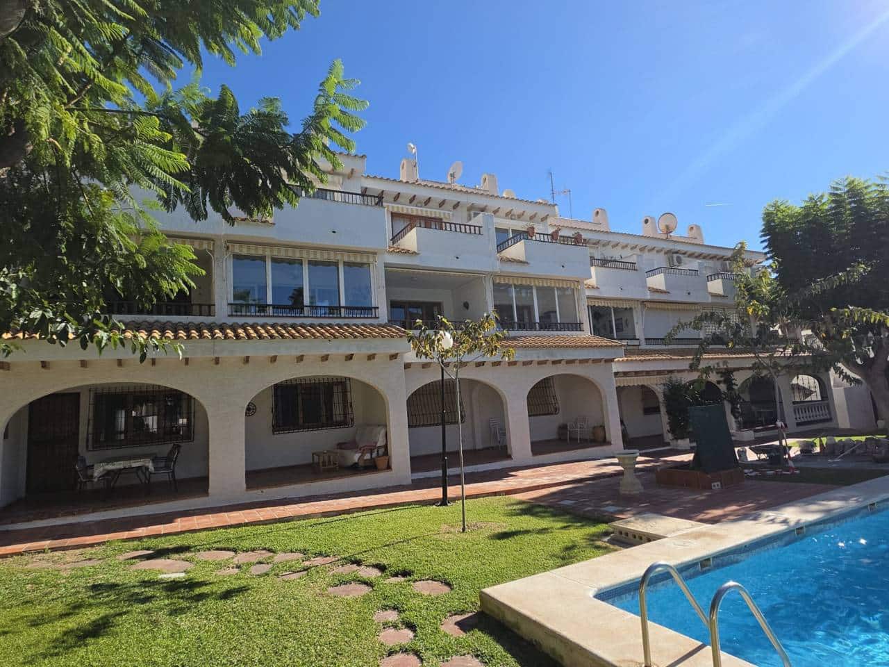 Apartamento de 2 habitaciones en El Campello en venta con piscina - 259.950 € (Ref: 10179762)