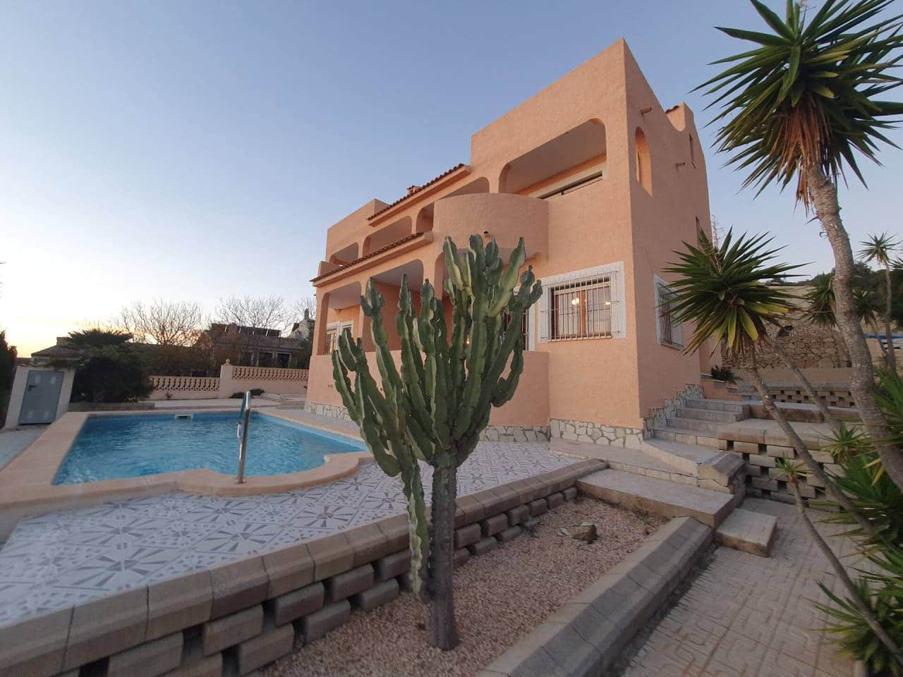 6 camera da letto Villa in vendita in El Campello con piscina - 575.000 € (Rif: 7857362)