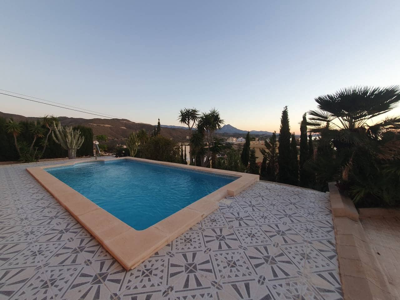 6 camera da letto Villa in vendita in El Campello con piscina - 575.000 € (Rif: 7857362)