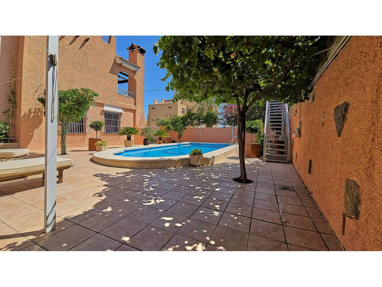 4 camera da letto Villa in vendita in El Campello con piscina - 445.000 € (Rif: 9622740)