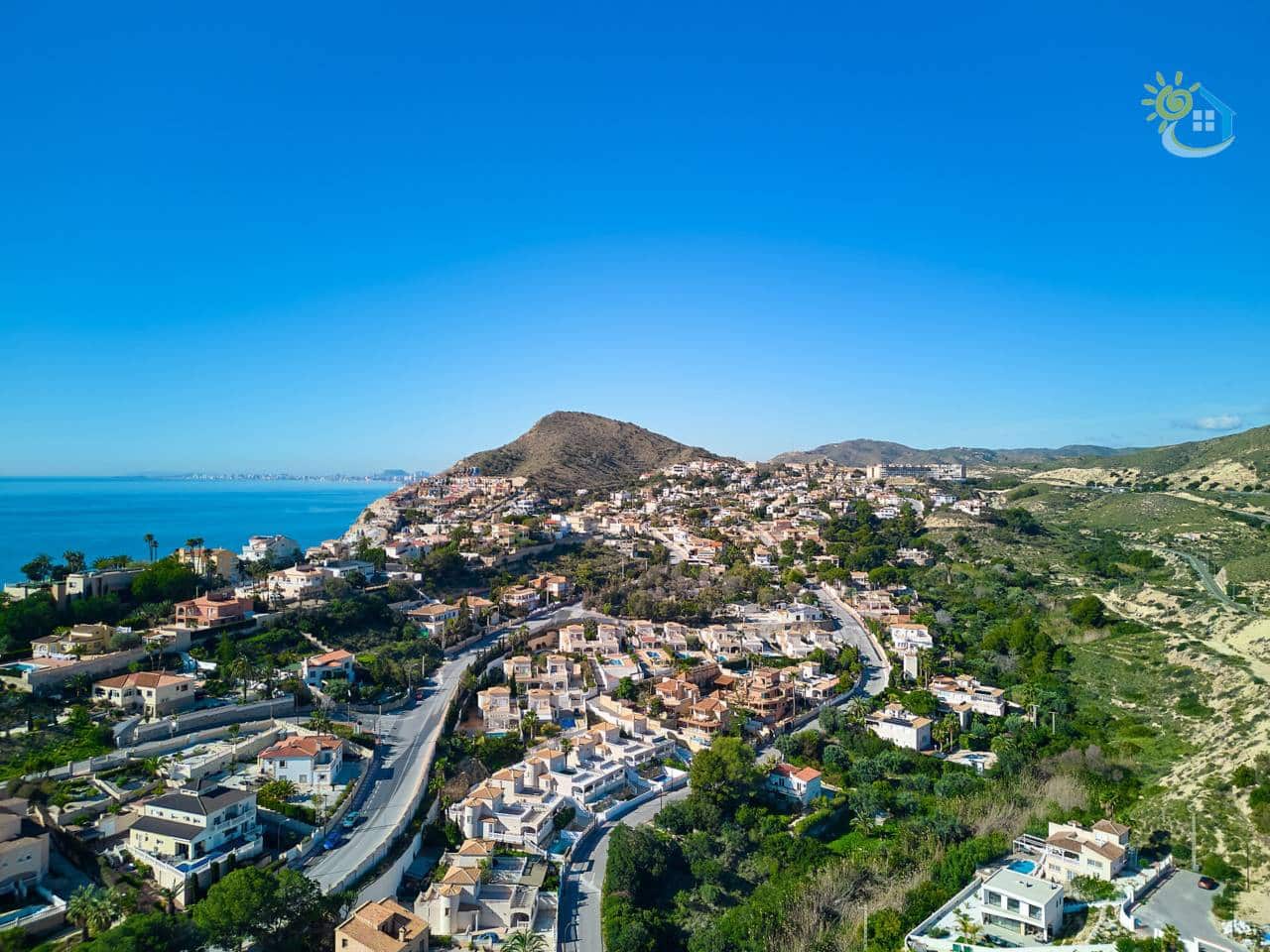 3 bedroom Villa for sale in El Campello with pool - € 469,000 (Ref: 9655563)