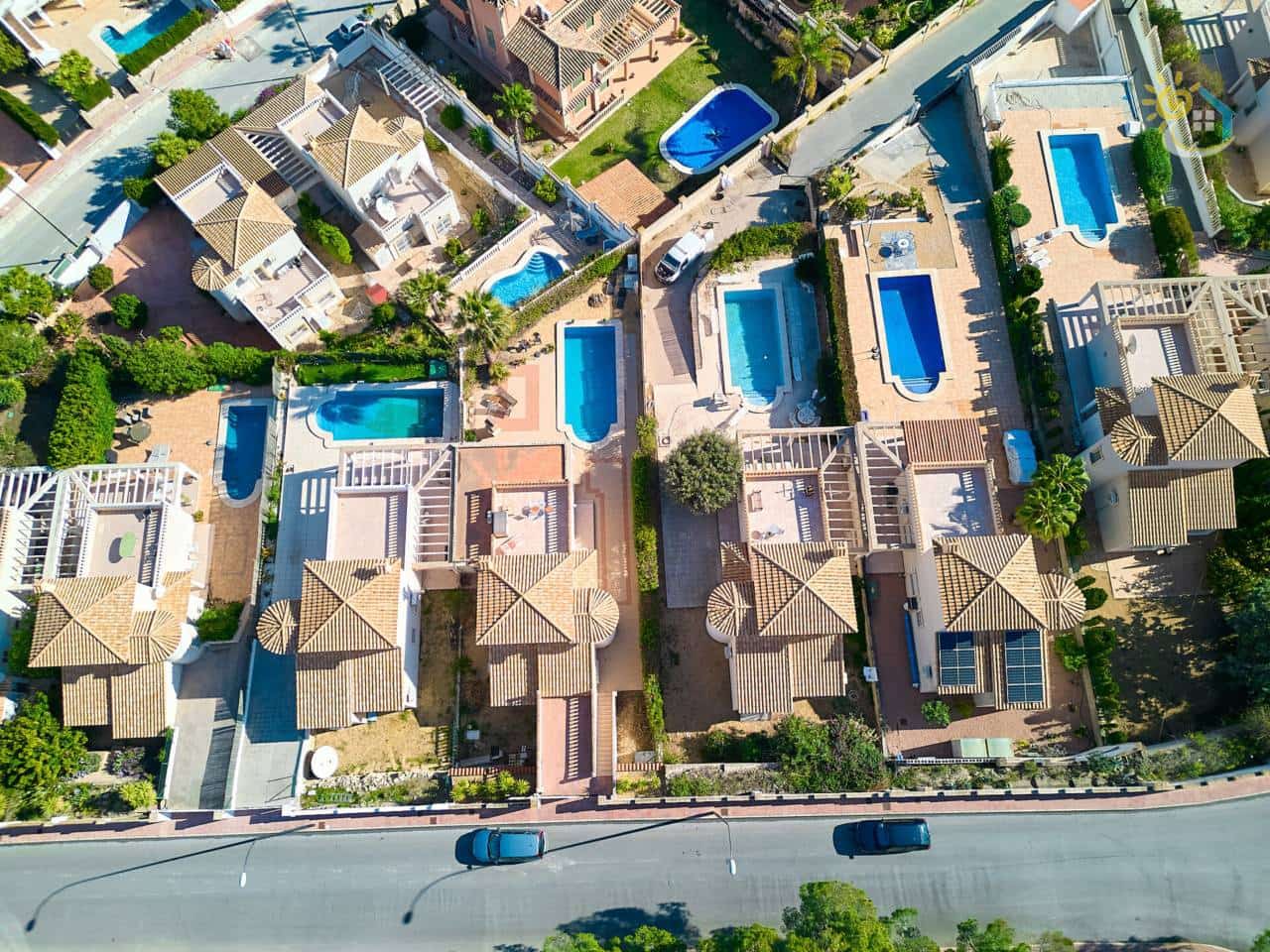 3 bedroom Villa for sale in El Campello with pool - € 469,000 (Ref: 9655563)