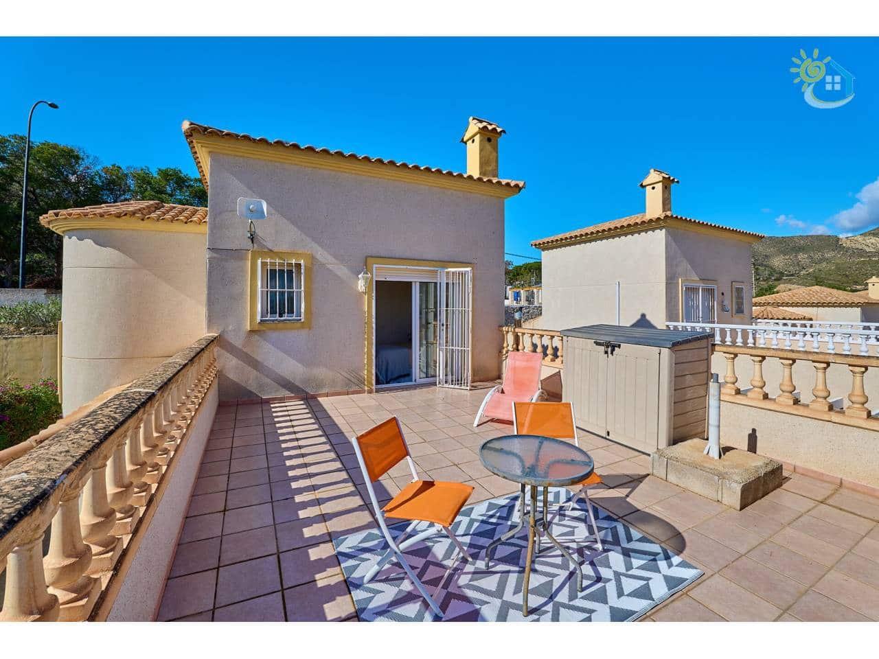 3 bedroom Villa for sale in El Campello with pool - € 469,000 (Ref: 9655563)