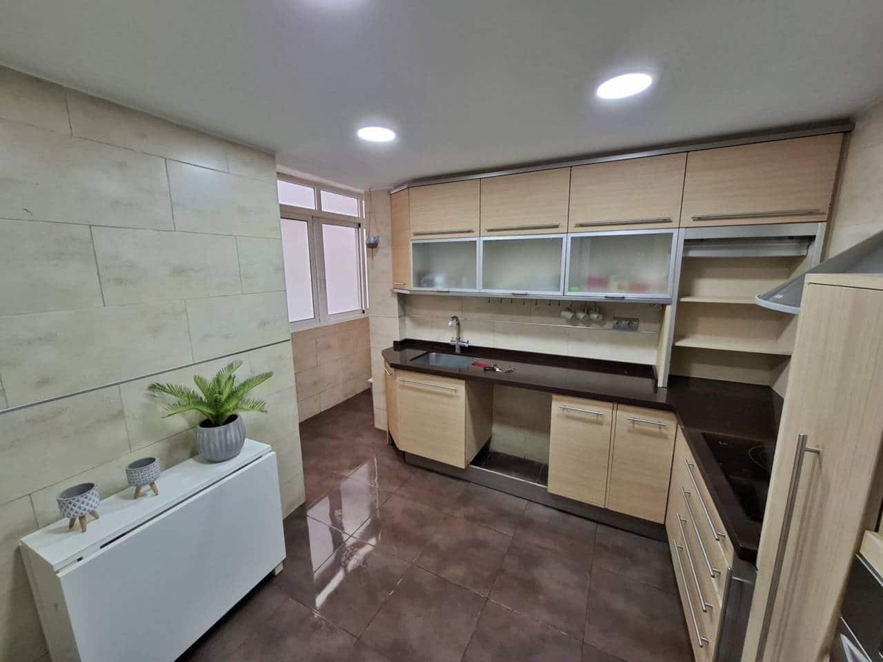 2 slaapkamer Appartement te koop in Alicante stad - € 239.000 (Ref: 9679382)