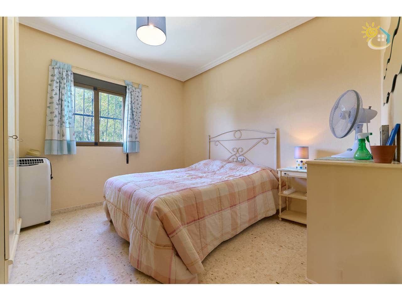 4 makuuhuone Huvila myytävänä paikassa Busot mukana uima-altaan - 420 000 € (Ref: 9703339)