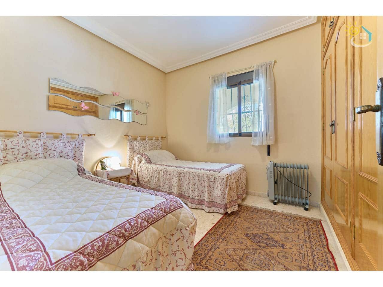 4 makuuhuone Huvila myytävänä paikassa Busot mukana uima-altaan - 420 000 € (Ref: 9703339)