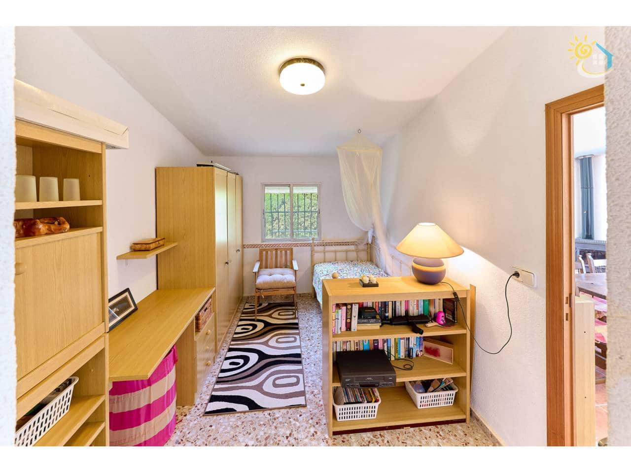 4 makuuhuone Huvila myytävänä paikassa Busot mukana uima-altaan - 420 000 € (Ref: 9703339)