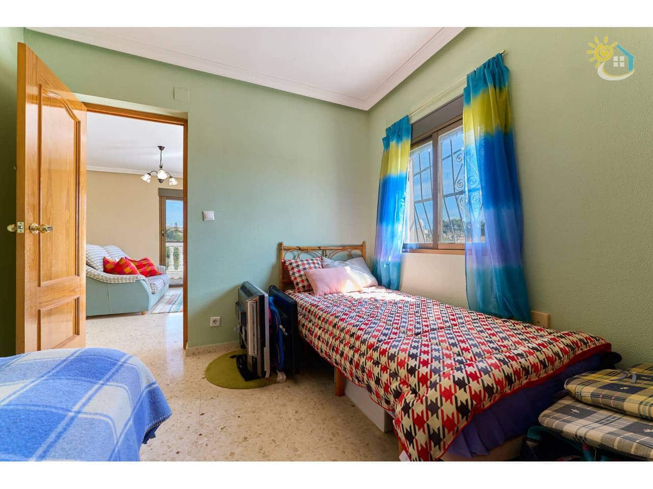 4 makuuhuone Huvila myytävänä paikassa Busot mukana uima-altaan - 420 000 € (Ref: 9703339)