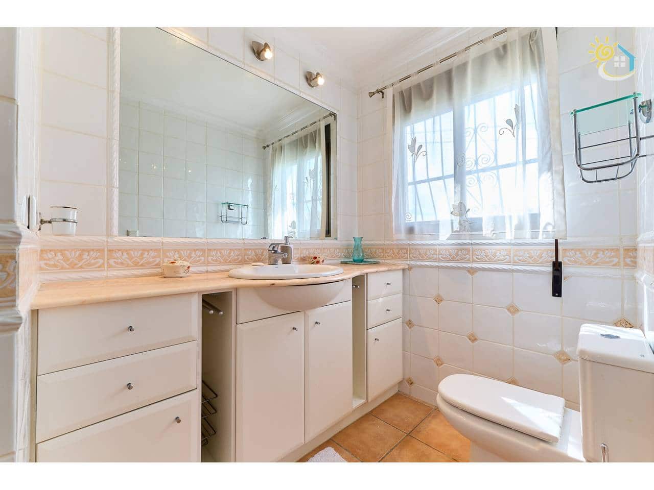 4 makuuhuone Huvila myytävänä paikassa Busot mukana uima-altaan - 420 000 € (Ref: 9703339)