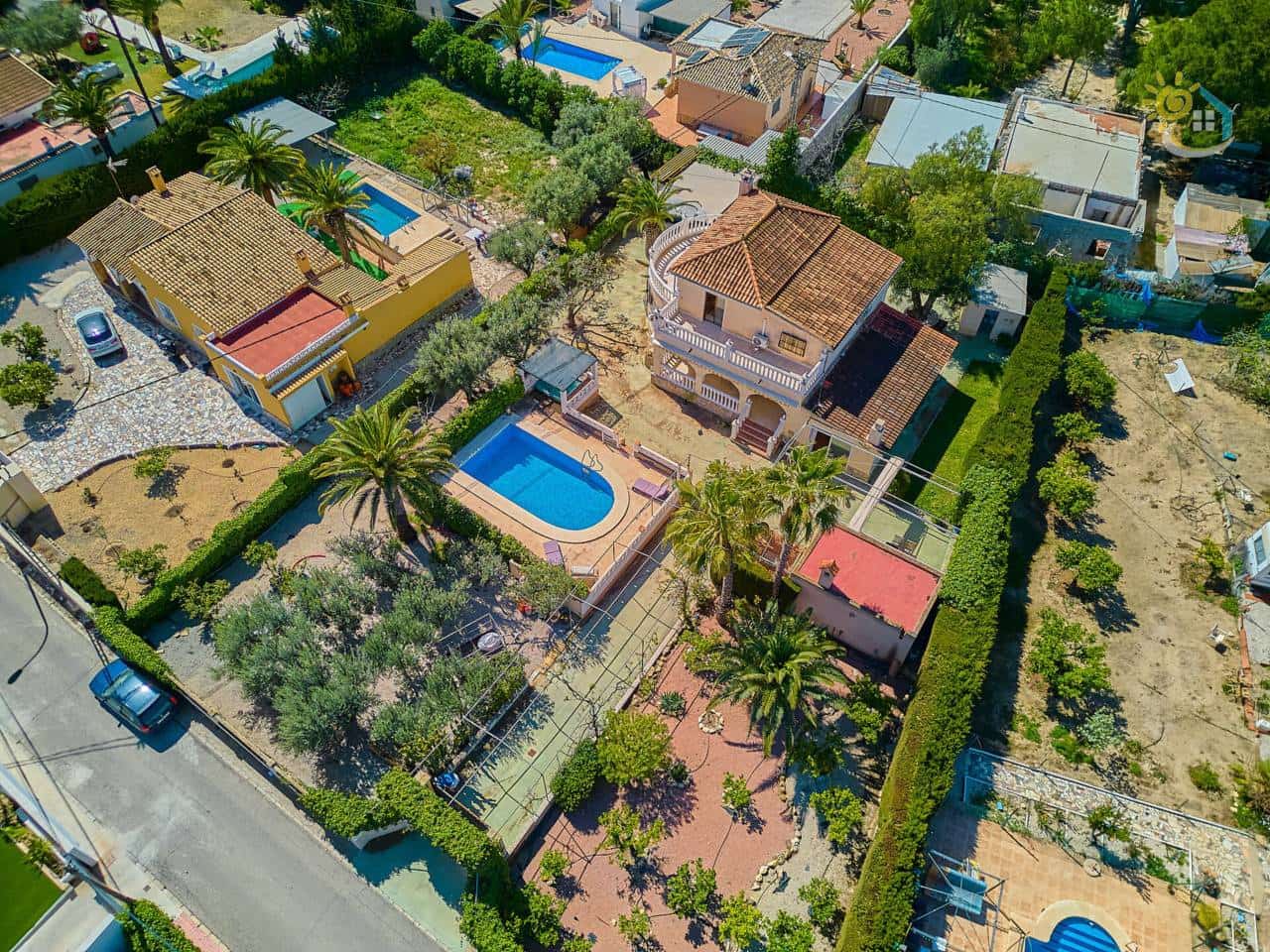 4 makuuhuone Huvila myytävänä paikassa Busot mukana uima-altaan - 420 000 € (Ref: 9703339)