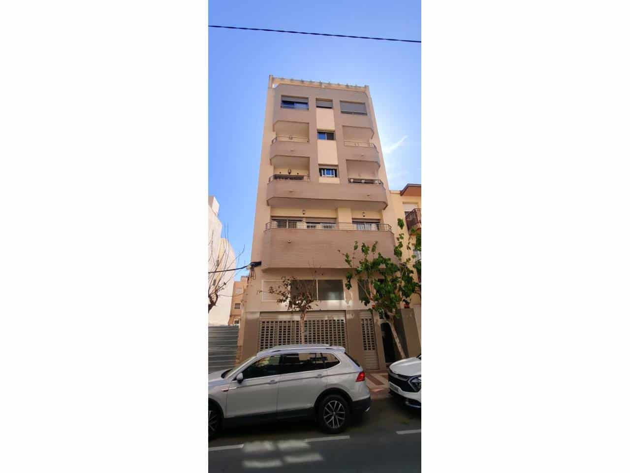 2 bedroom Apartment for sale in El Campello - € 219,000 (Ref: 9741430)