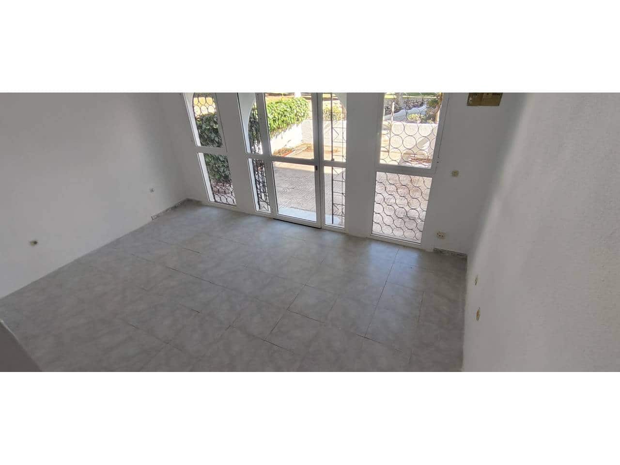 3 quarto Bungalow para venda em El Campello com piscina - 195 000 € (Ref: 9751525)