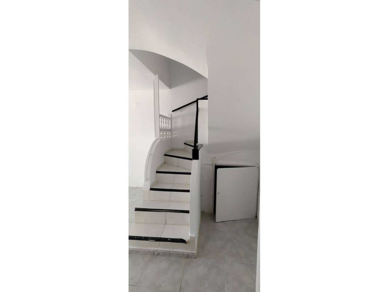 3 quarto Bungalow para venda em El Campello com piscina - 195 000 € (Ref: 9751525)