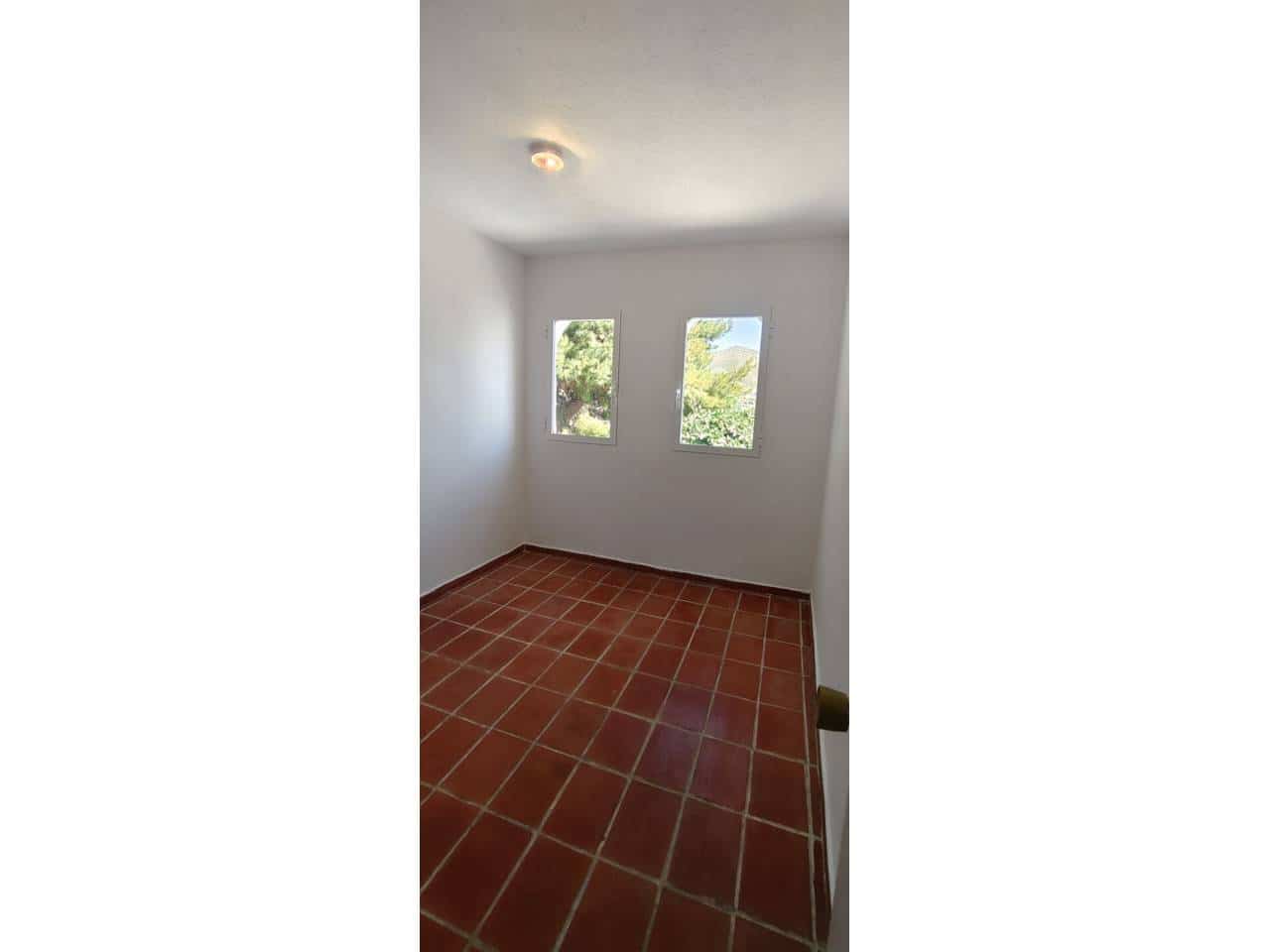 3 quarto Bungalow para venda em El Campello com piscina - 195 000 € (Ref: 9751525)