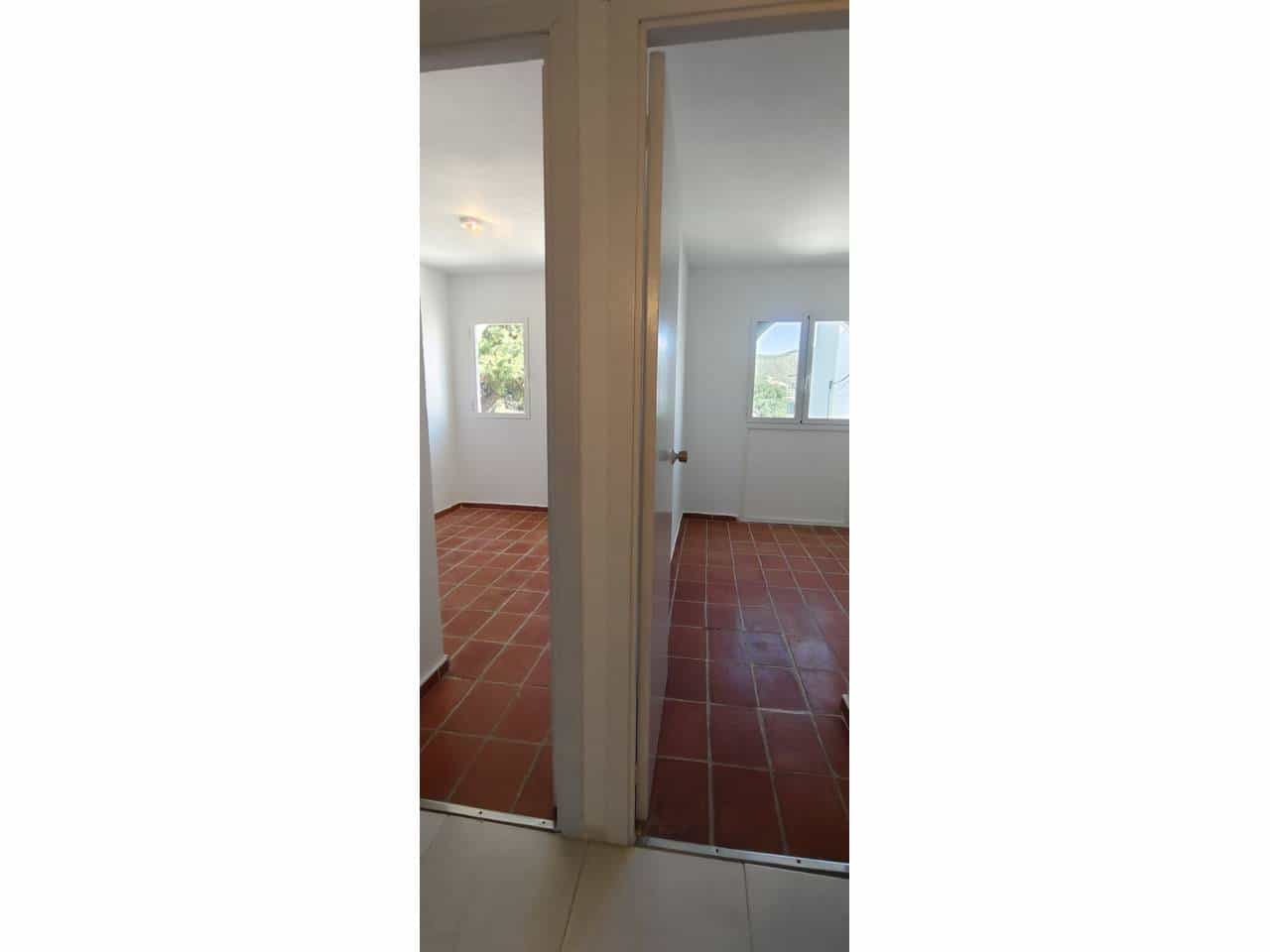 3 quarto Bungalow para venda em El Campello com piscina - 195 000 € (Ref: 9751525)