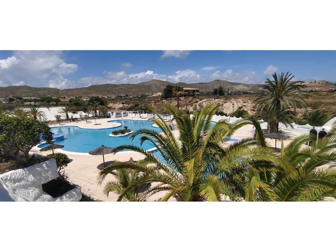 3 sovrum Bungalow till salu i El Campello med pool - 220 000 € (Ref: 9828140)
