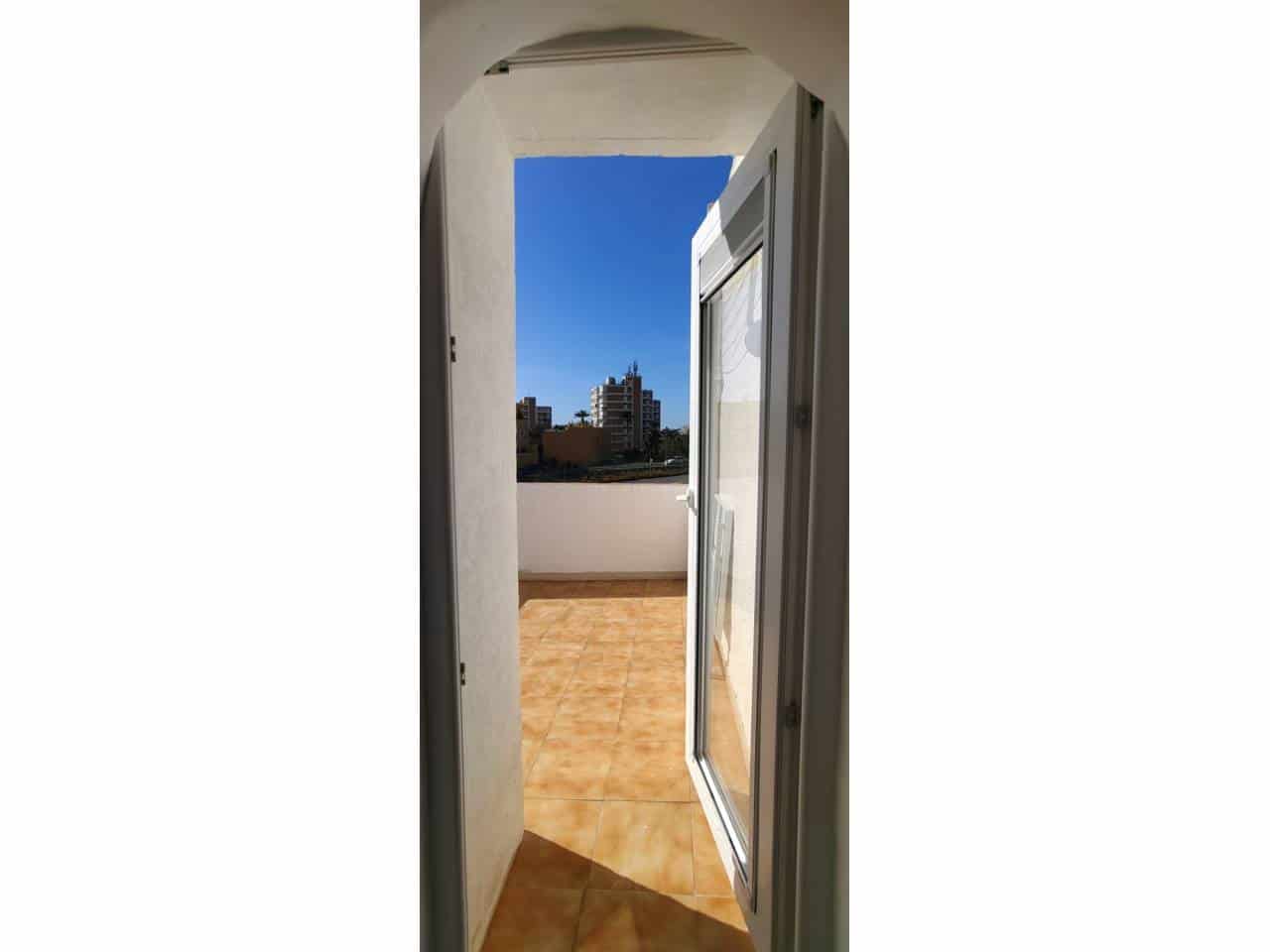 3 soveværelse Bungalow til salg i El Campello med swimmingpool garage - € 259.950 (Ref: 9921594)