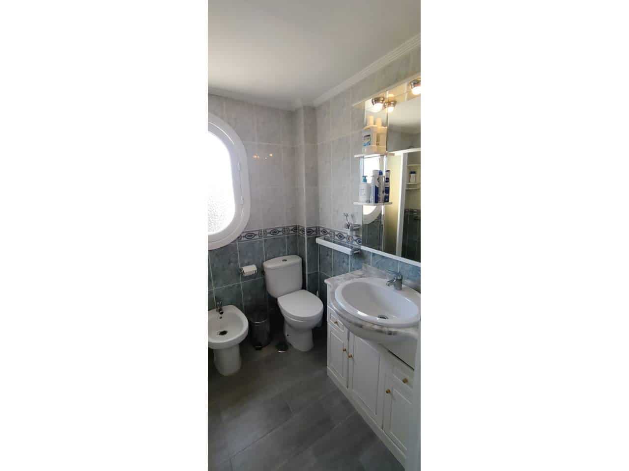 3 soveværelse Bungalow til salg i El Campello med swimmingpool garage - € 259.950 (Ref: 9921594)