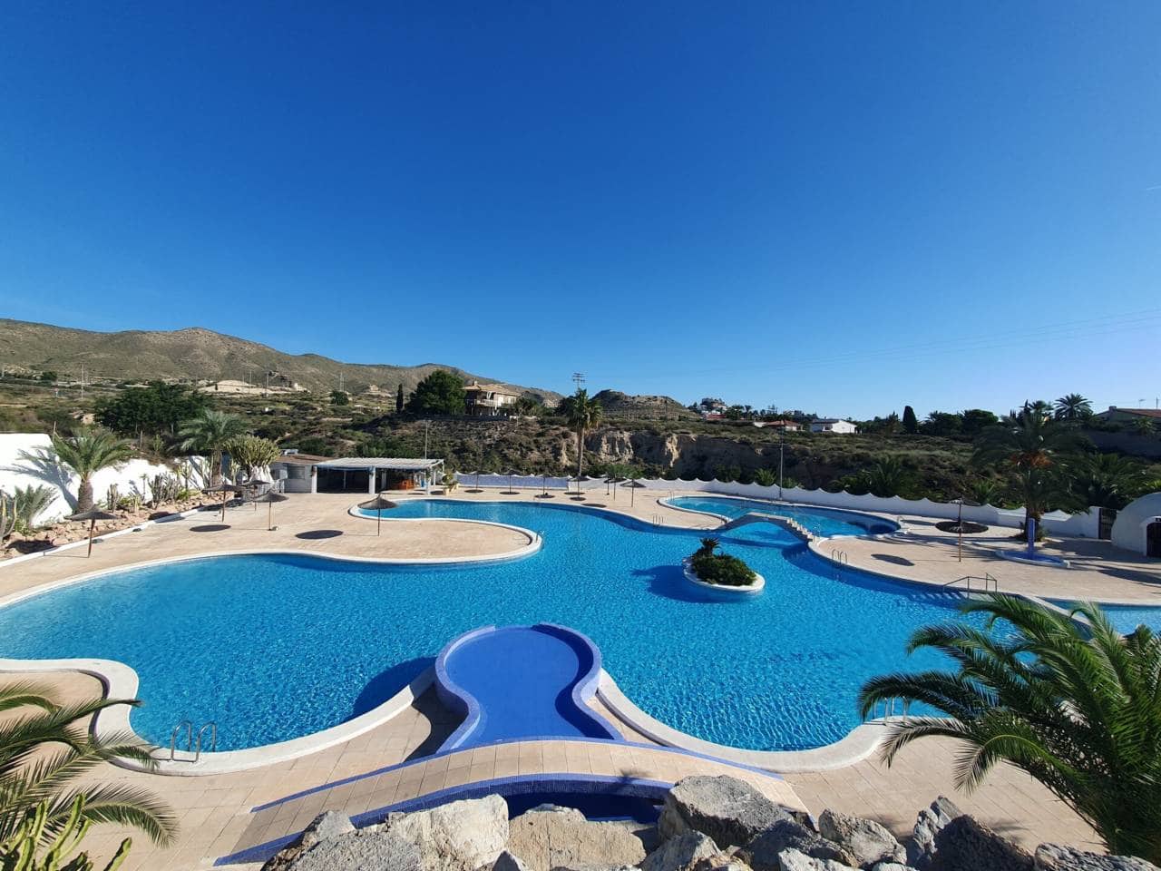 3 soveværelse Bungalow til salg i El Campello med swimmingpool garage - € 259.950 (Ref: 9921594)