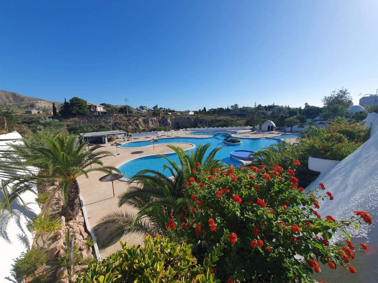 3 soveværelse Bungalow til salg i El Campello med swimmingpool garage - € 259.950 (Ref: 9921594)