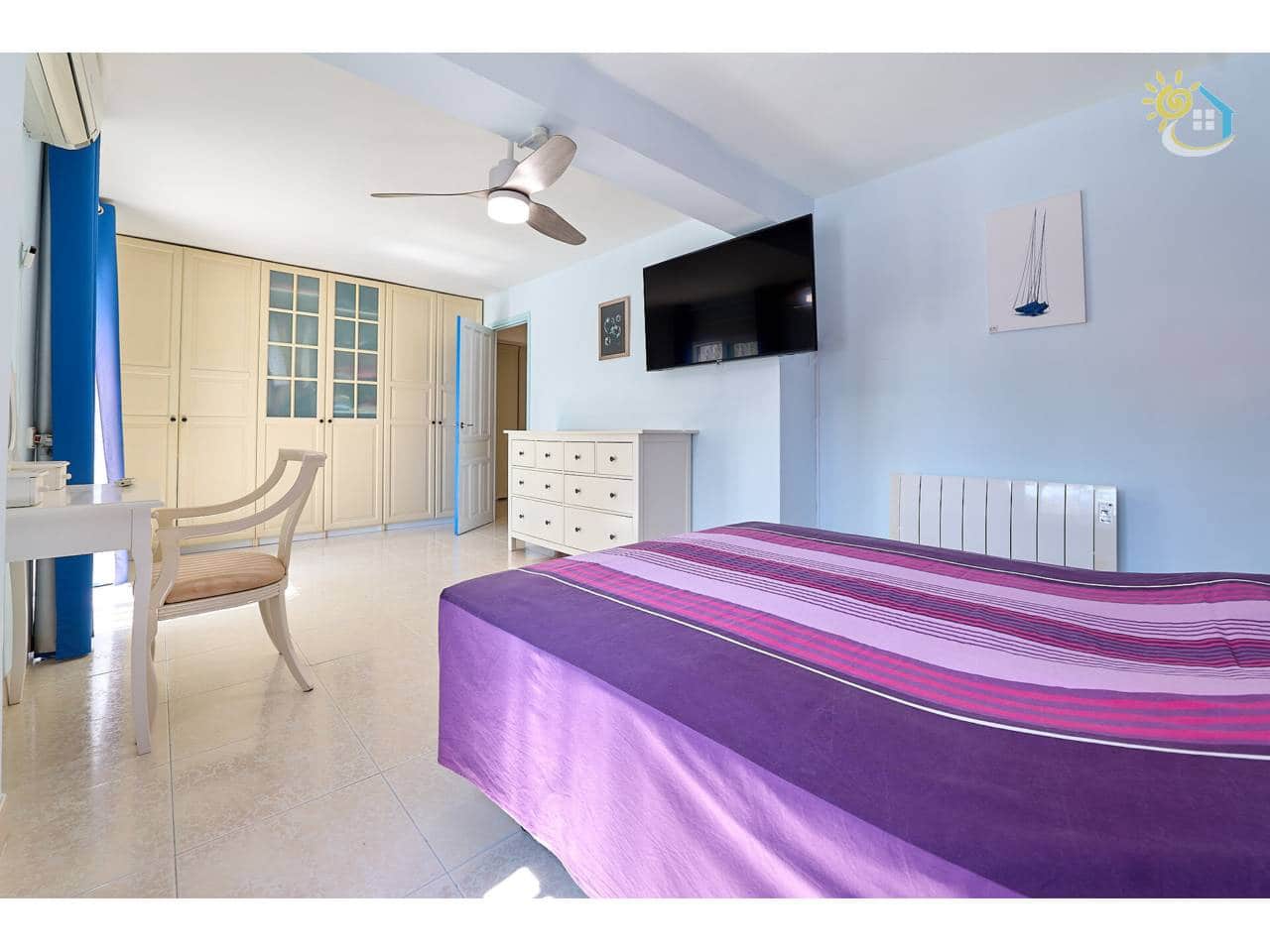 4 soverom Villa til salgs i El Campello med svømmebasseng garasje - € 750 000 (Ref: 9990127)