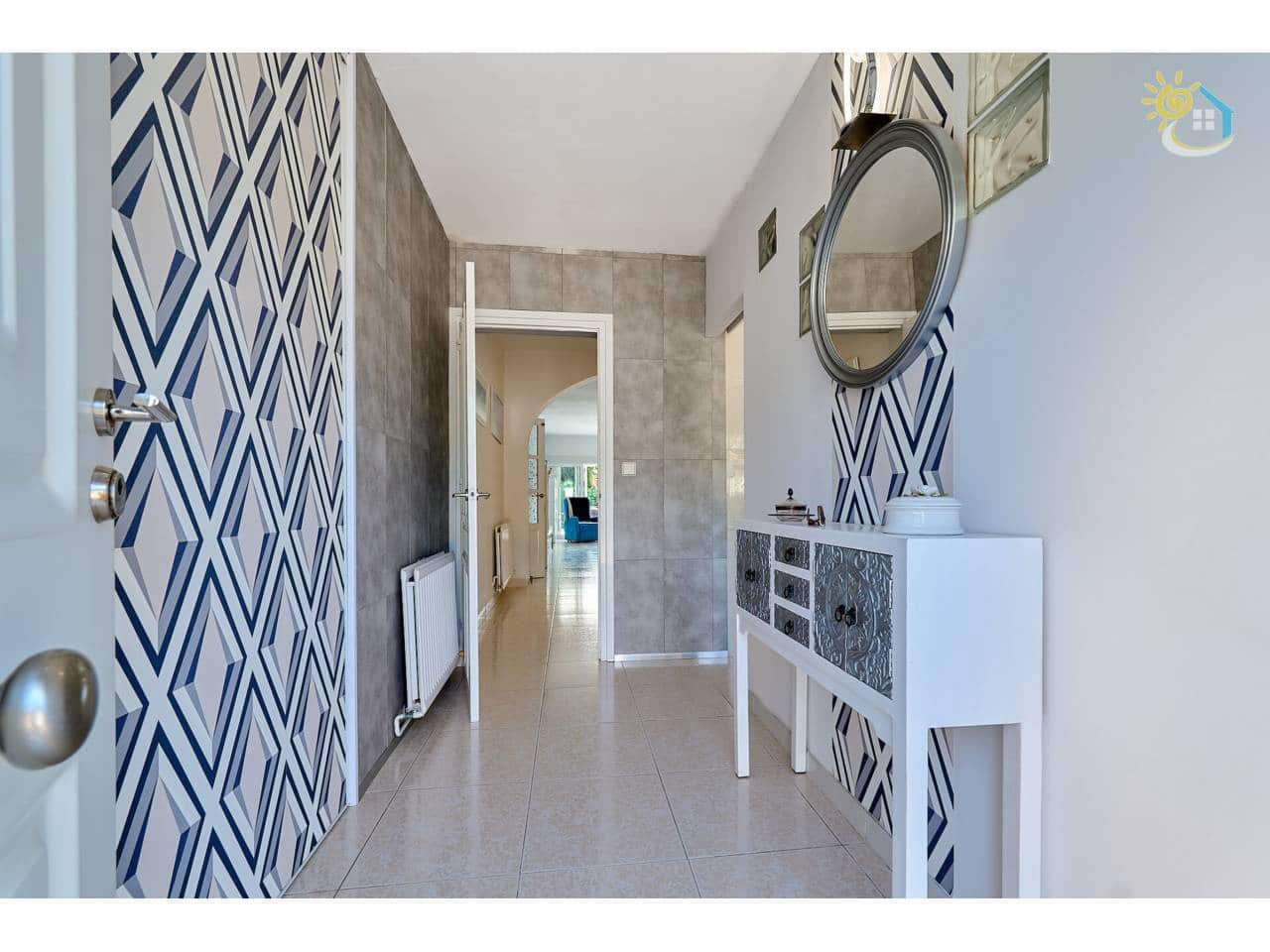 4 soverom Villa til salgs i El Campello med svømmebasseng garasje - € 750 000 (Ref: 9990127)