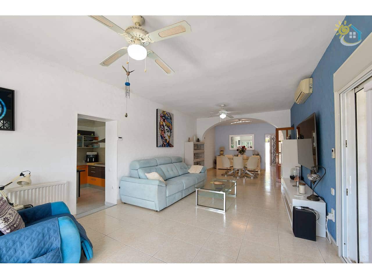 4 soverom Villa til salgs i El Campello med svømmebasseng garasje - € 750 000 (Ref: 9990127)