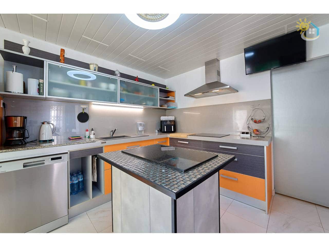 4 soverom Villa til salgs i El Campello med svømmebasseng garasje - € 750 000 (Ref: 9990127)