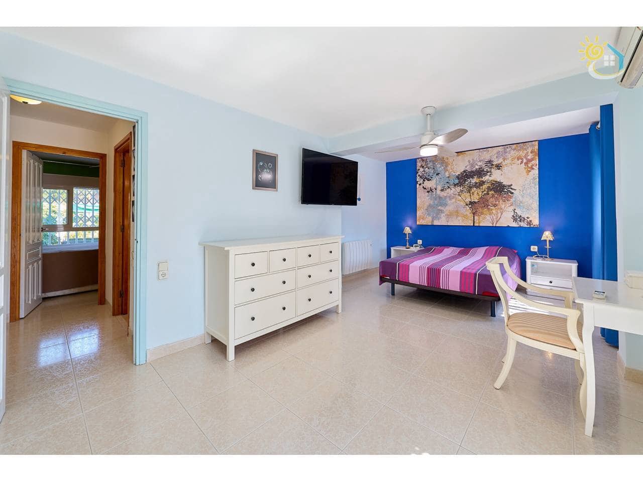 4 soverom Villa til salgs i El Campello med svømmebasseng garasje - € 750 000 (Ref: 9990127)