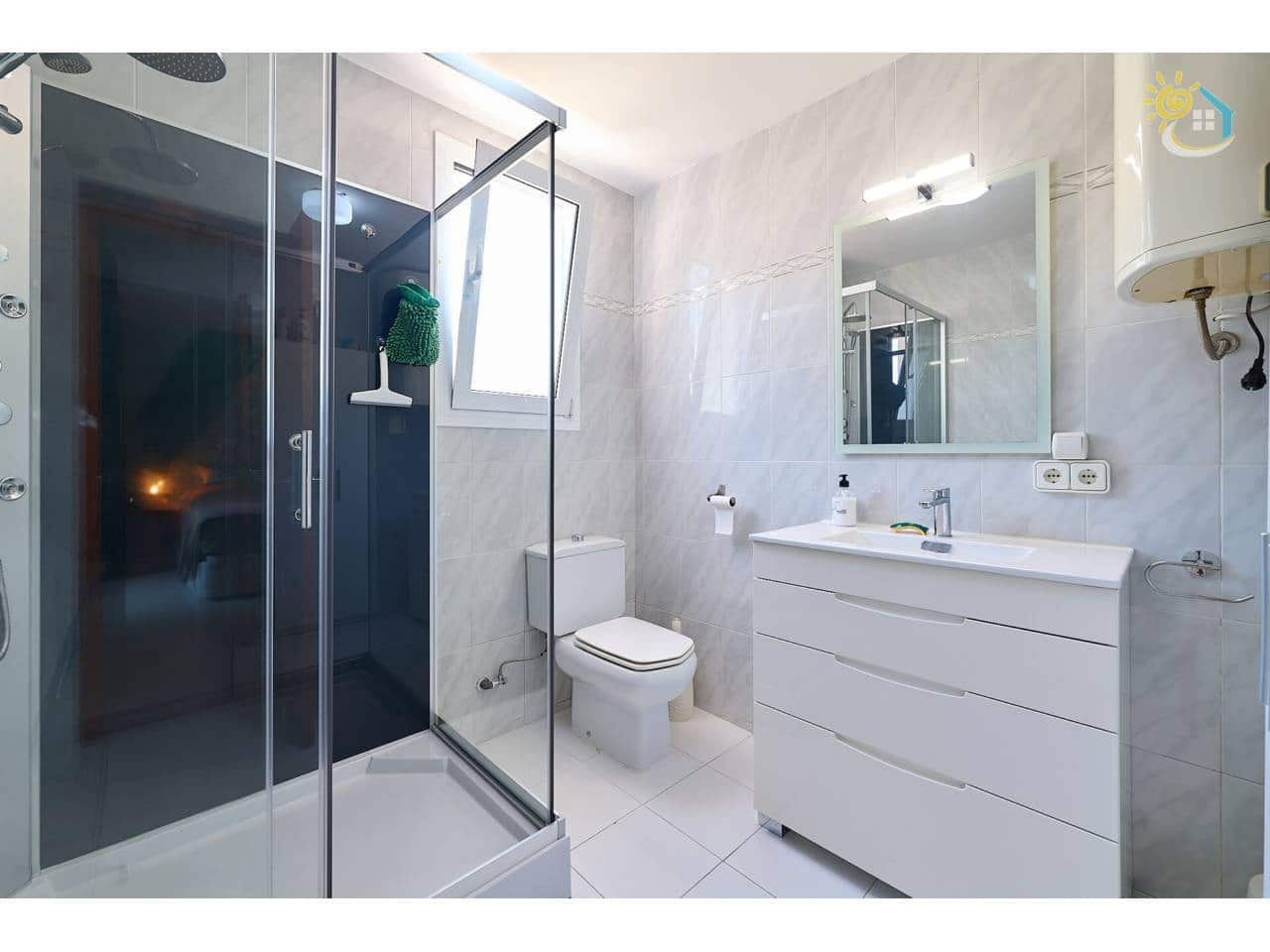 4 soverom Villa til salgs i El Campello med svømmebasseng garasje - € 750 000 (Ref: 9990127)