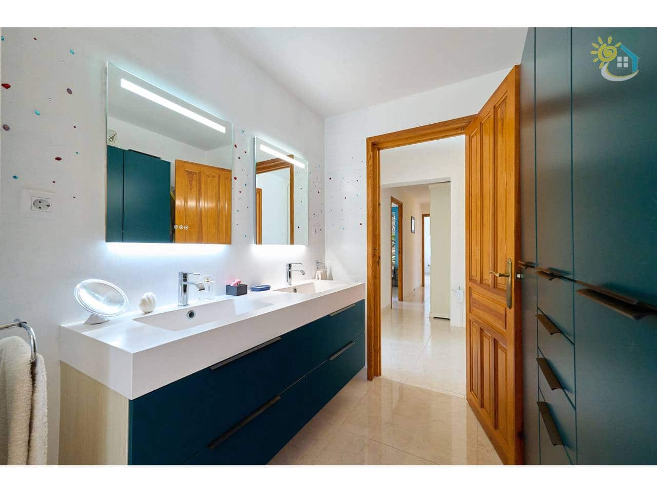 4 soverom Villa til salgs i El Campello med svømmebasseng garasje - € 750 000 (Ref: 9990127)