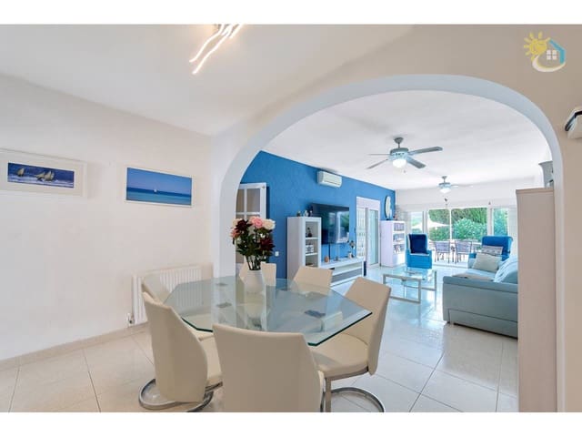 4 soverom Villa til salgs i El Campello med svømmebasseng garasje - € 750 000 (Ref: 9990127)