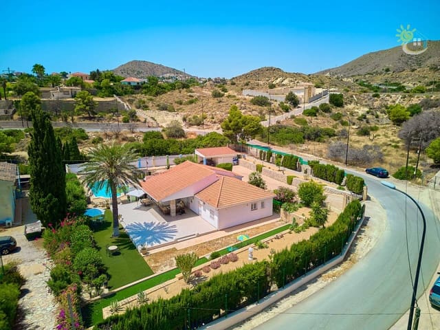 4 soverom Villa til salgs i El Campello med svømmebasseng garasje - € 750 000 (Ref: 9990127)
