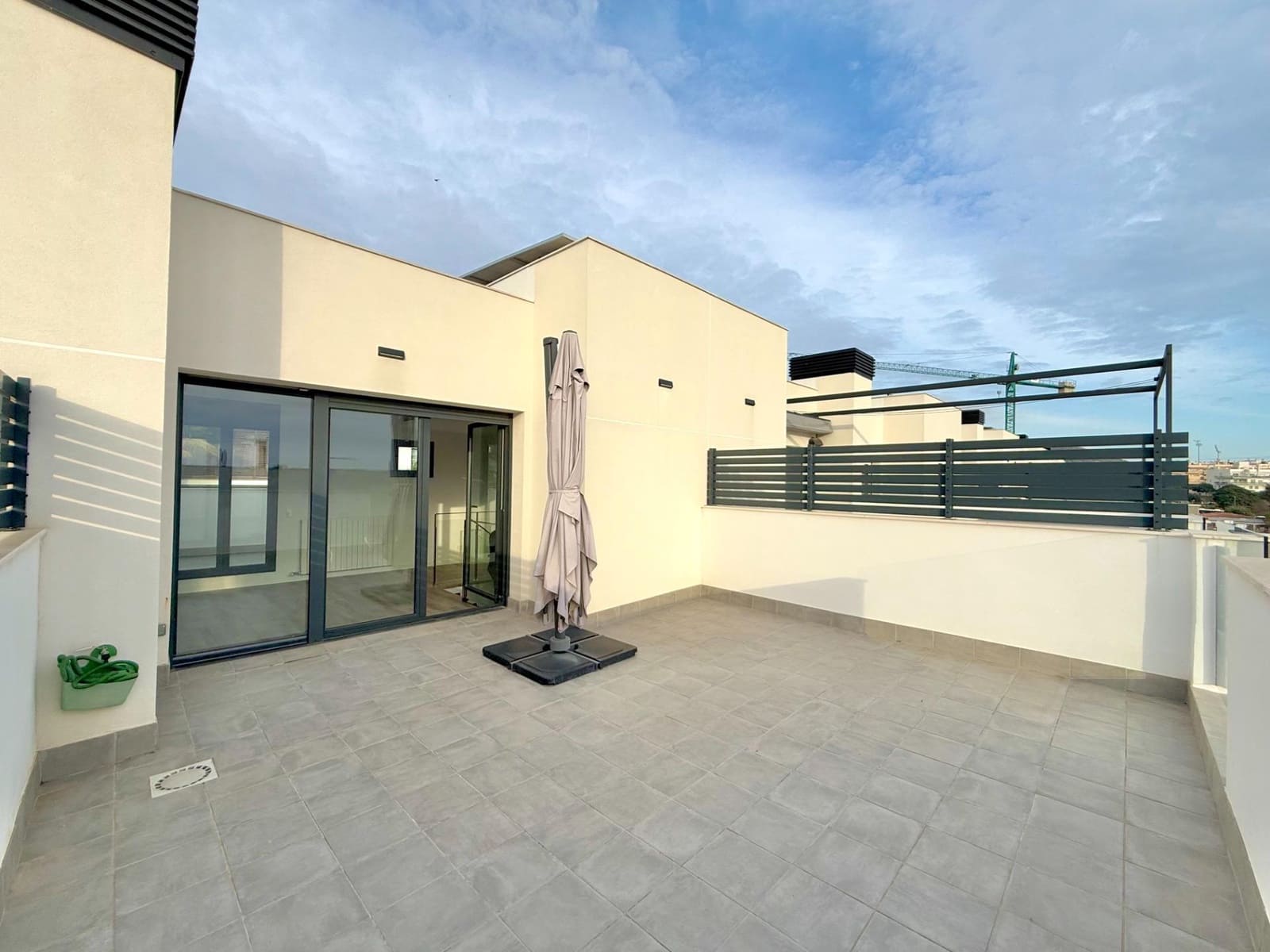 5 soveværelse Rækkehus til salg i Sitges med swimmingpool garage - € 1.159.000 (Ref: 8758212)