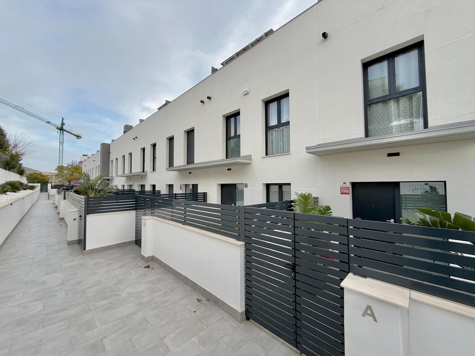 5 soveværelse Rækkehus til salg i Sitges med swimmingpool garage - € 1.159.000 (Ref: 8758212)