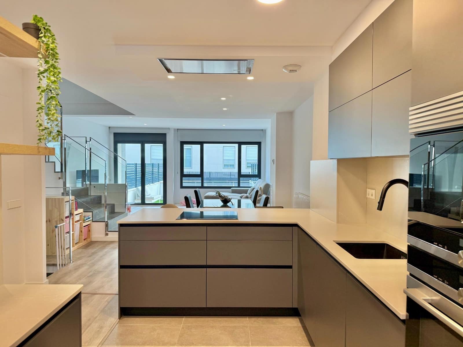 5 soveværelse Rækkehus til salg i Sitges med swimmingpool garage - € 1.159.000 (Ref: 8758212)