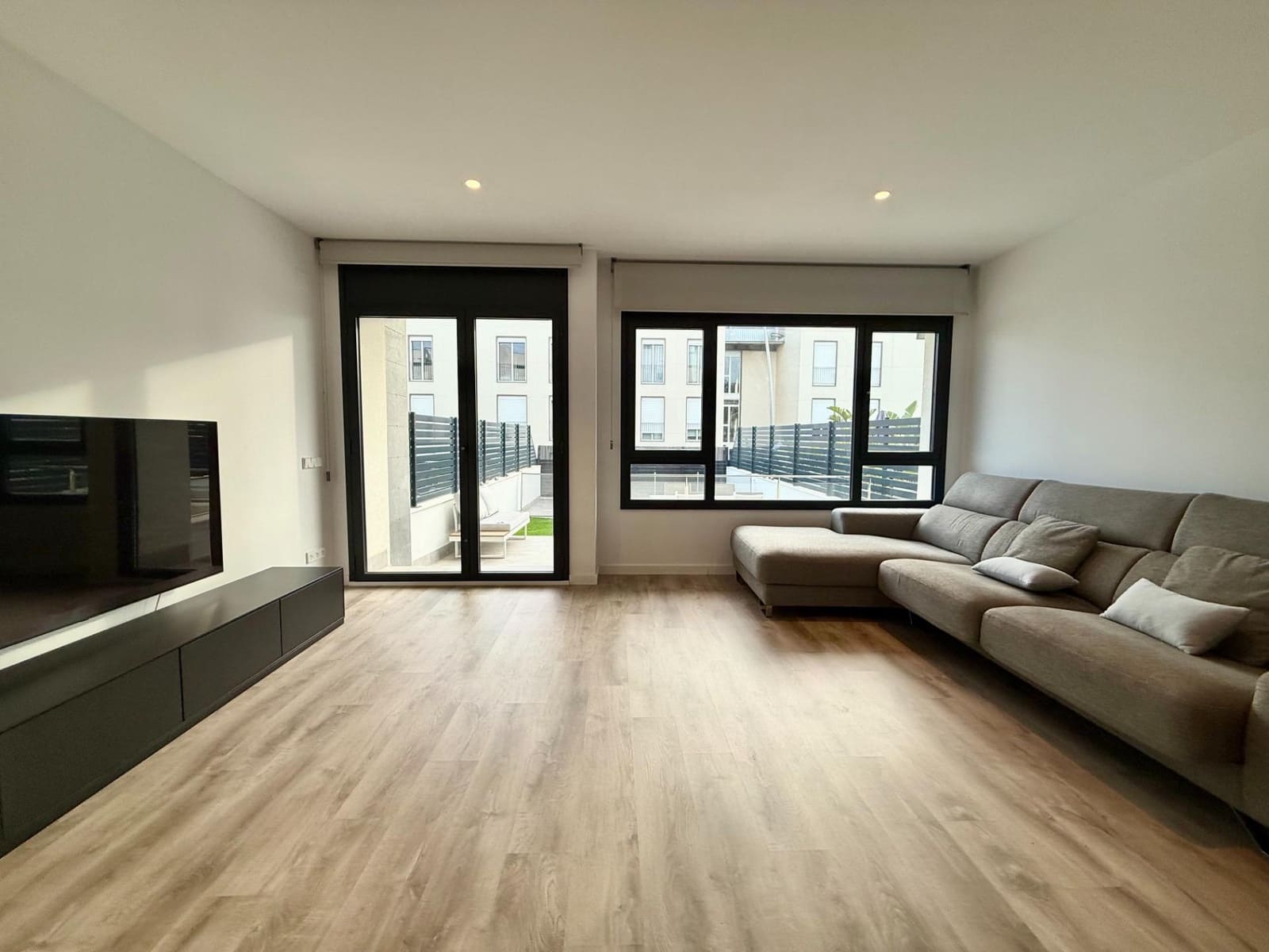 5 soveværelse Rækkehus til salg i Sitges med swimmingpool garage - € 1.159.000 (Ref: 8758212)