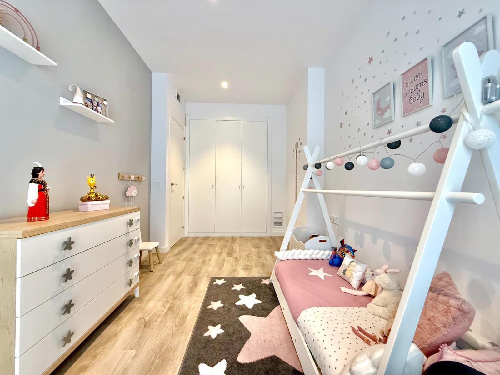 5 soveværelse Rækkehus til salg i Sitges med swimmingpool garage - € 1.159.000 (Ref: 8758212)