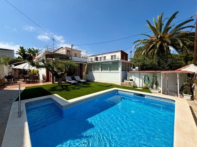 4 soveværelse Villa til salg i Sant Pere de Ribes med swimmingpool garage - € 420.000 (Ref: 9116701)