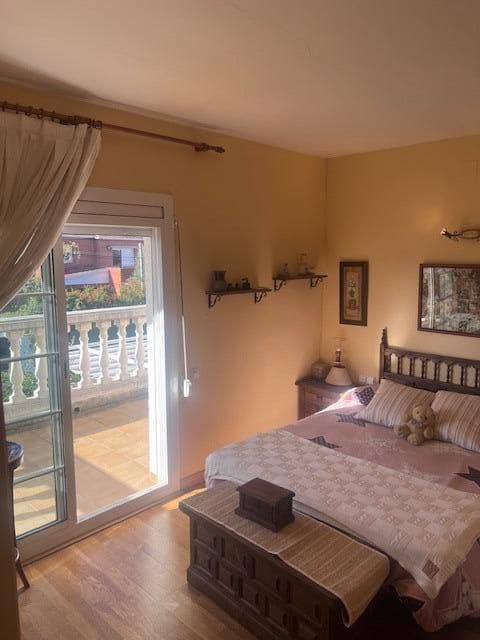 3 bedroom Terraced Villa for sale in Sant Pere de Ribes with garage - € 425,000 (Ref: 9330628)